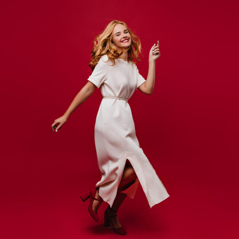 Vestido branco, social com cinto